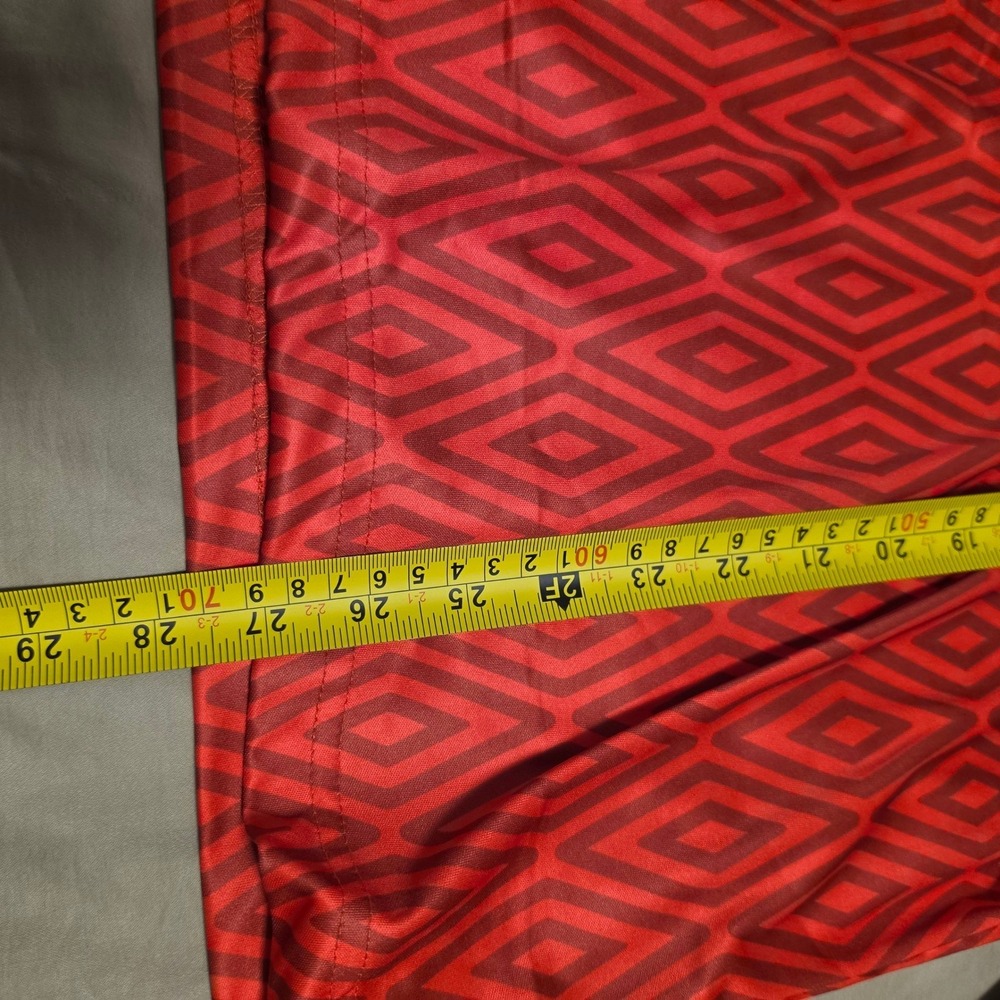 Umbro Canada Soccer Jersey Geometric Diamond Print Football 2026 Red Size Large - Picture 9 of 10